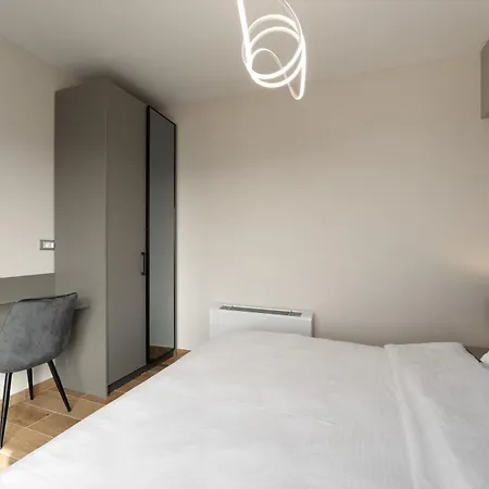 Larum Apartmens Vrsar Exterior photo