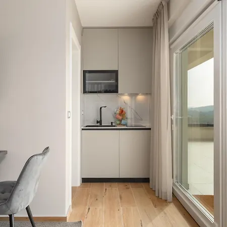 Larum Apartmens Vrsar Exterior photo