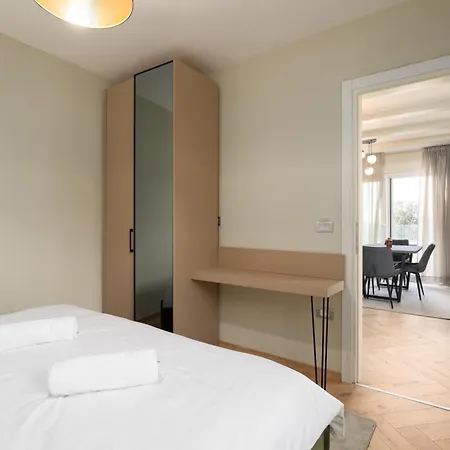 Larum Apartmens Vrsar Exterior photo
