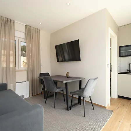 Larum Apartmens Vrsar Exterior photo