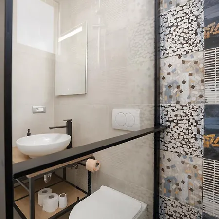Larum Apartmens Vrsar Exterior photo