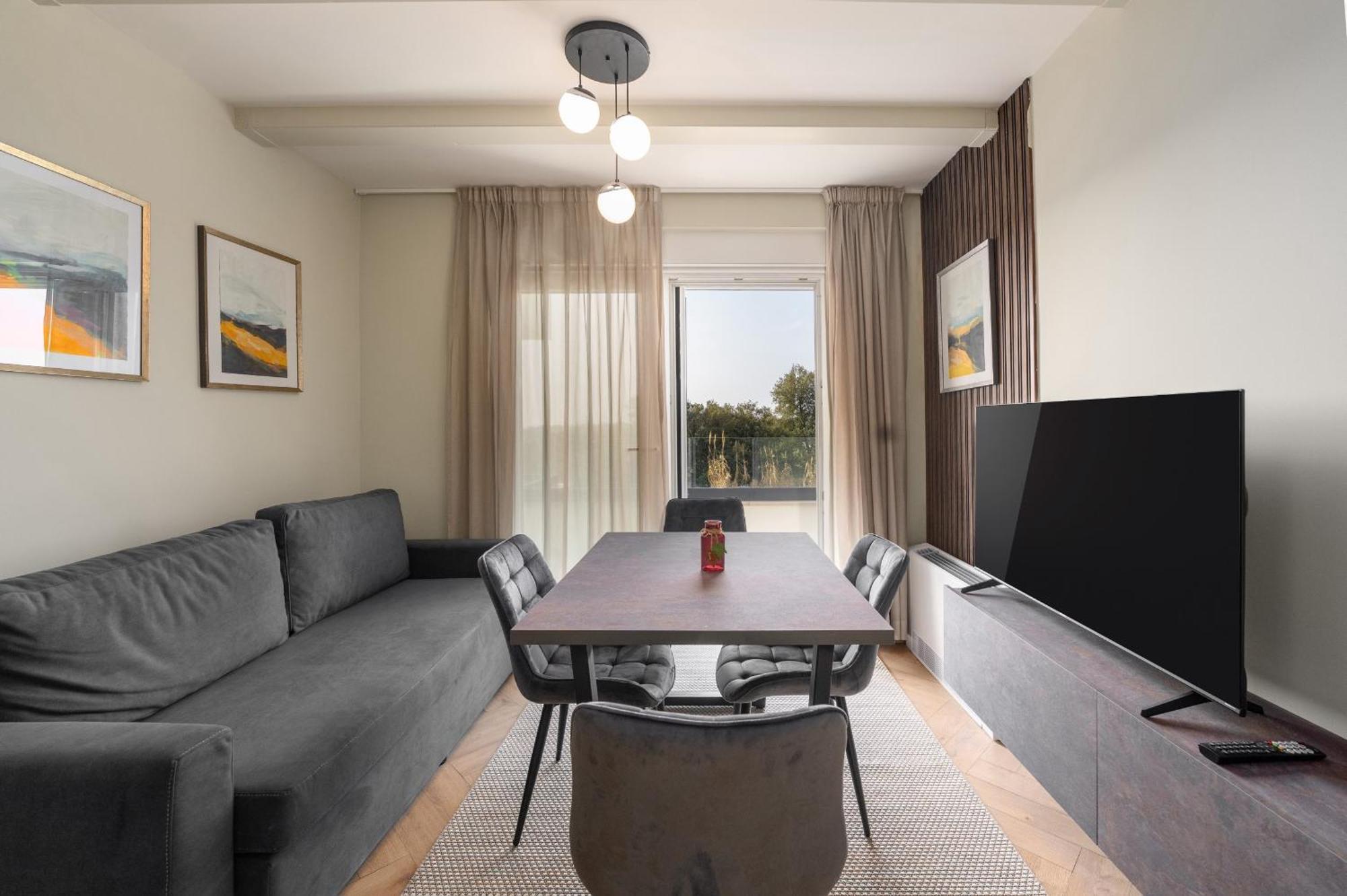 Larum Apartmens *